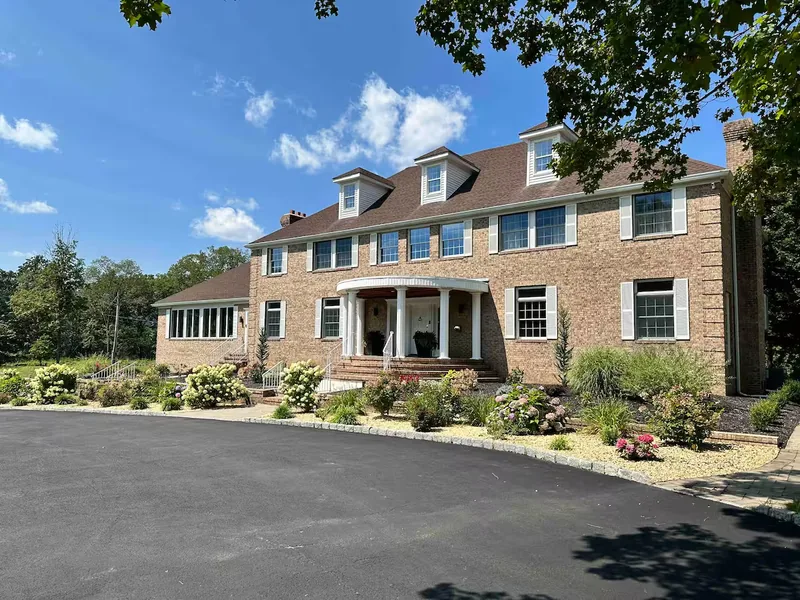 Event space at New Jersey /NY Wedding Estate with Pool, Hot Tub, and Pickleball – Easy New York City Access