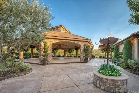 Event space at Cali  Vineyard Estate with Pavilion & Gardens – Kingsburg, California (Near Fresno & Yosemite)